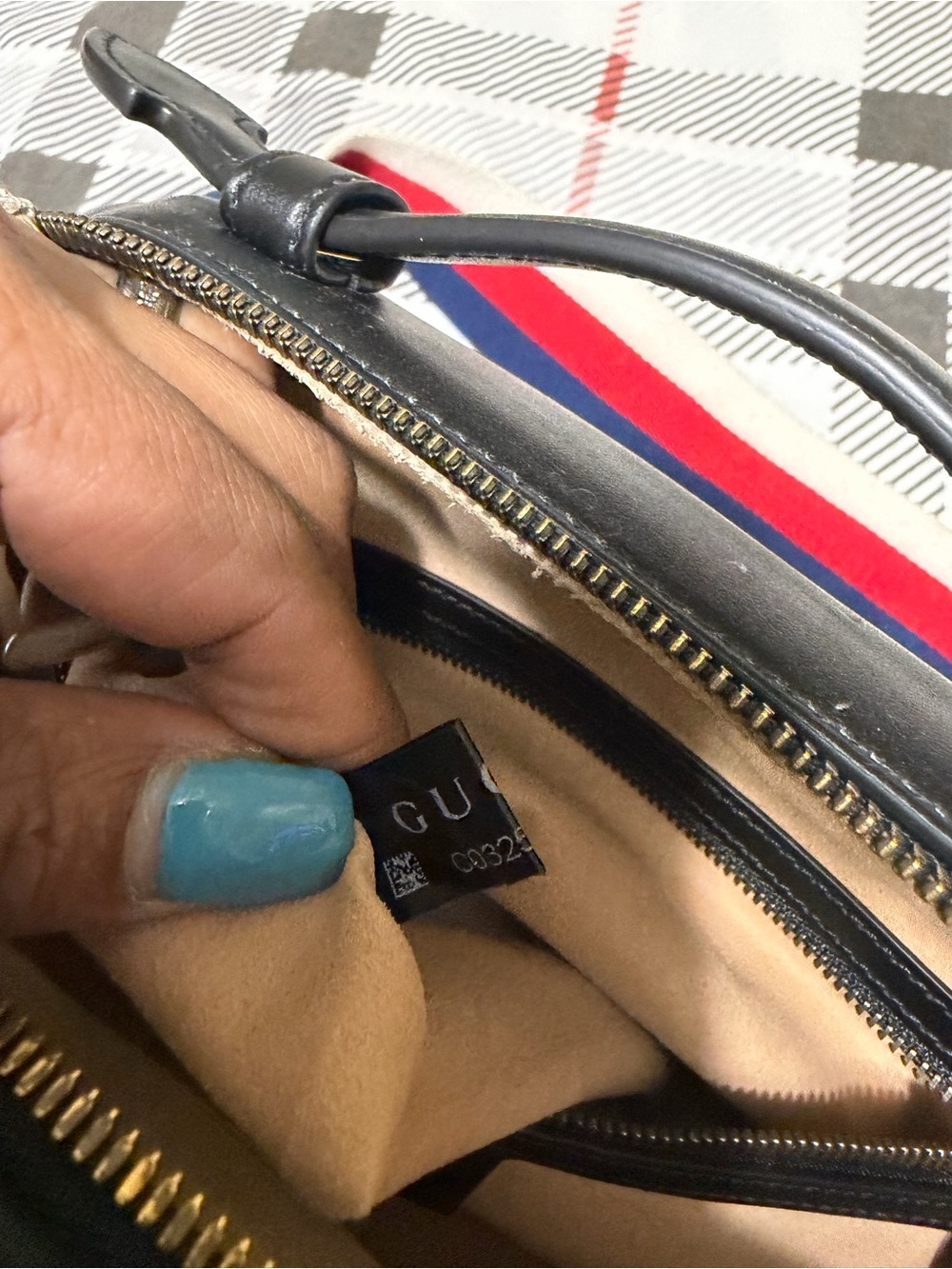 Gucci GG Marmont Black Leather Crossbody Bag with Red-White-Blue Strap - Picture 9 of 9
